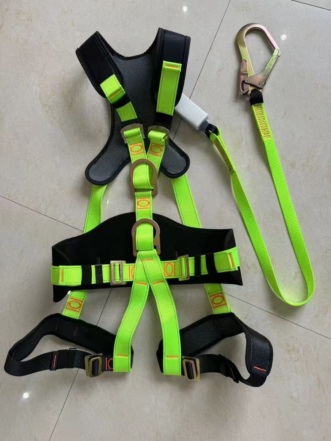 work at height full body protection safety harness with double hook lanyard EN361:2002.