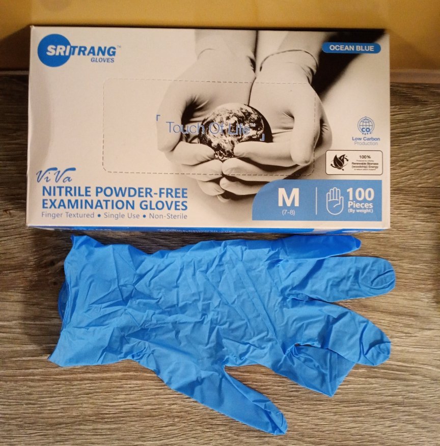 Nitrile latex free disposable examination gloves