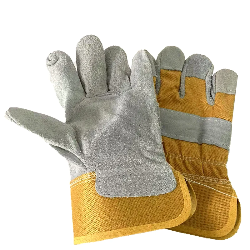 Leather rigger gloves.