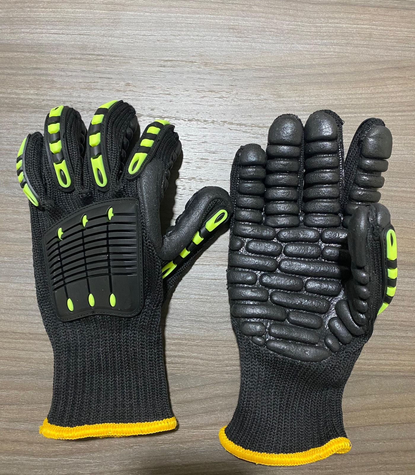 Vaultex Anti-vibratory safety gloves