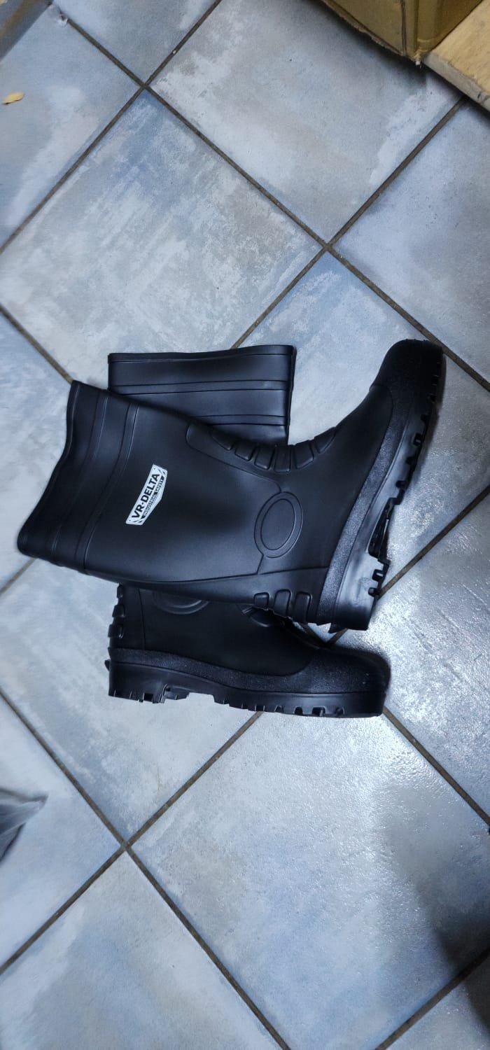 VR-Delta Safety steel toe gumboot with midsole plate